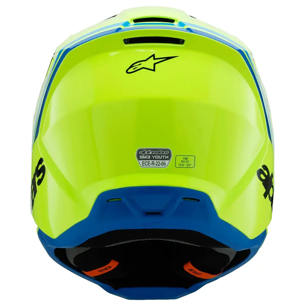 Detalle posterior y spoiler integrado del equipamiento SM3 RADIUM (NIÑOS) - Casco Alpinestars - Moto Garage Miami