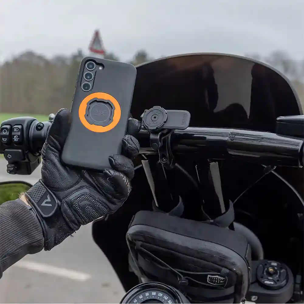 Acabados interiores y sistema de retención del modelo SOPORTE PARA MANILLAR DE MOTO PRO GRANDE - Moto Garage Miami