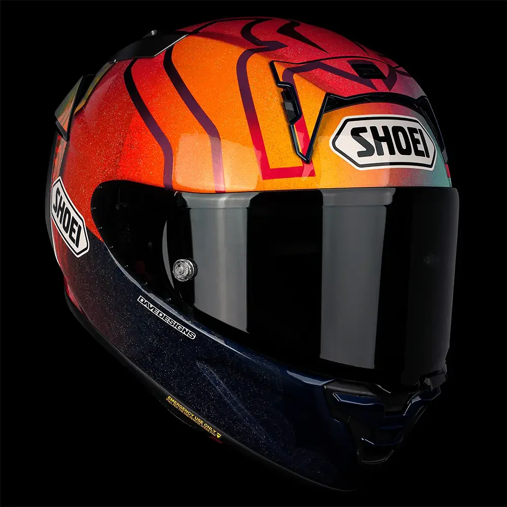 Vista frontal y diseño de calota del X-FIFTEEN MARQUEZ HOLI / Casco SHOEI - Moto Garage Miami