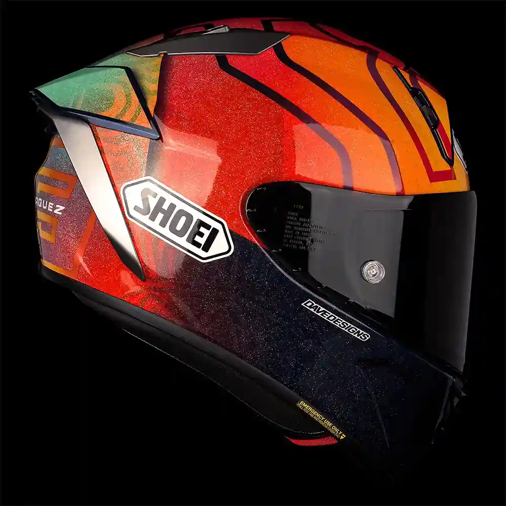 Detalle posterior y spoiler integrado del equipamiento X-FIFTEEN MARQUEZ HOLI / Casco SHOEI - Moto Garage Miami