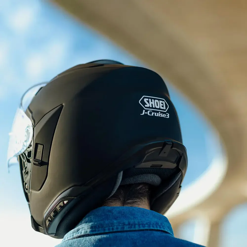 Vista frontal y diseño de calota del J-CRUISER 3 Casco SHOEI - Moto Garage Miami