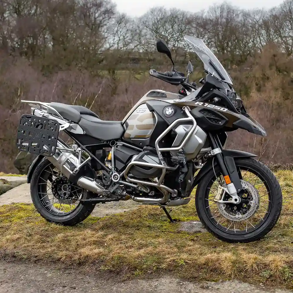 Perfil aerodinámico y sistema de ventilación del Plataforma OS - BMW GS ADV - Moto Garage Miami