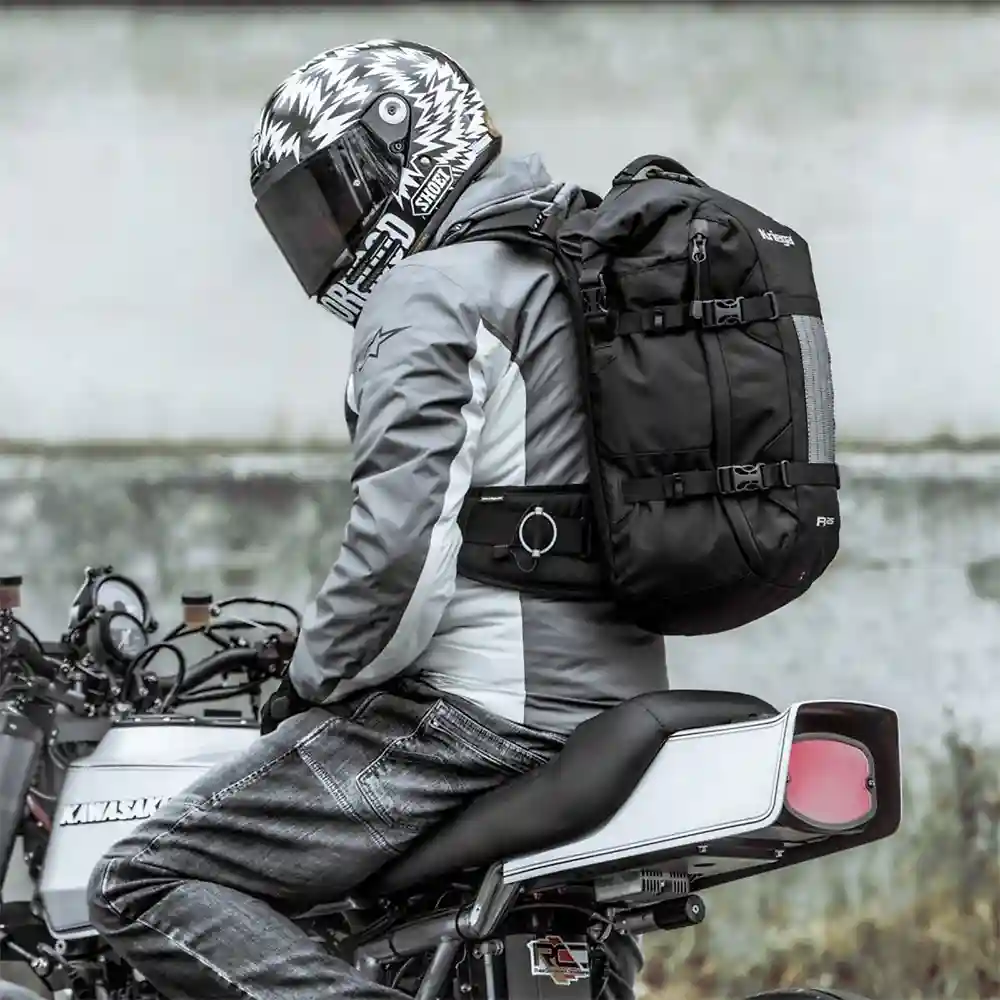 Acabados interiores y sistema de retención del modelo Mochila R25 V2 - Moto Garage Miami