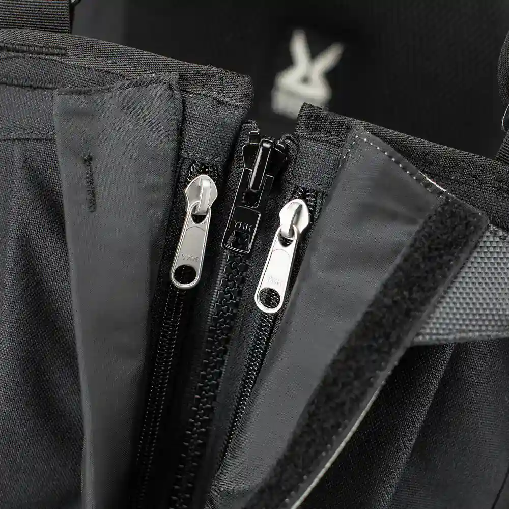 Perfil aerodinámico y sistema de ventilación del Mochila R35 - Moto Garage Miami